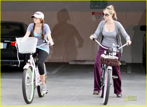 miley-cyrus-smet-cap-pilates-03.jpg miley-cyrus-smet-cap-pilates-03.jpg