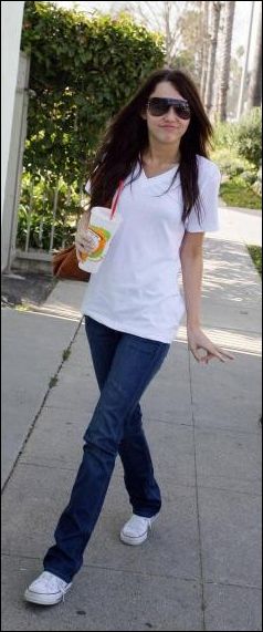 miley-cyrus_com-whitenjeans-2008mar4.jpg miley-cyrus_com-whitenjeans-2008mar4.jpg