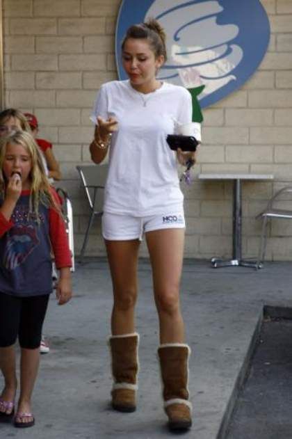 miley_cyrus_picapp_38351.jpg miley_cyrus_picapp_38351.jpg