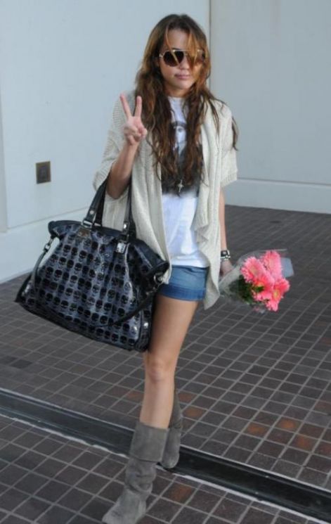 picimg_miley_cyrus_with_894f.jpg picimg_miley_cyrus_with_894f.jpg